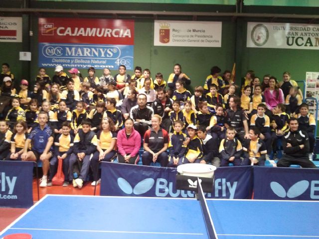 El ADE abre las puertas del tenis de mesa a los alumnos del Hispania - 1, Foto 1
