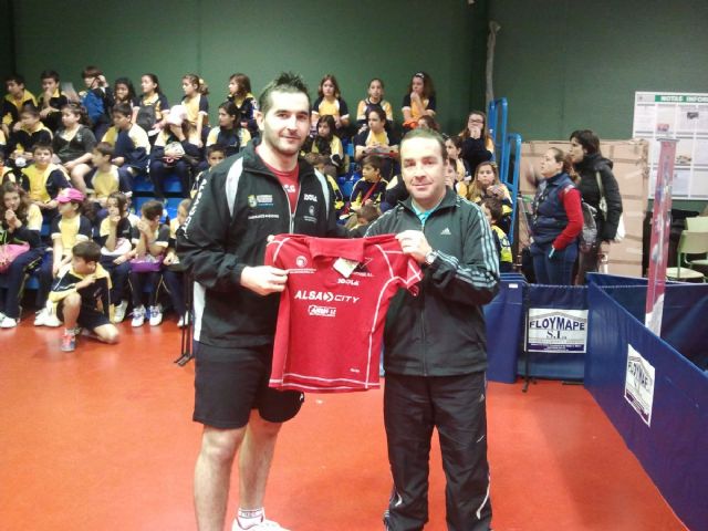 El ADE abre las puertas del tenis de mesa a los alumnos del Hispania - 2, Foto 2