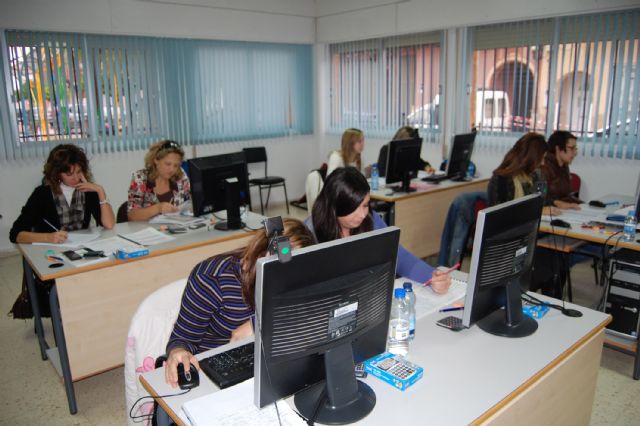 Curso de gestión de salarios y seguros sociales para desempleados en Las Torres de Cotillas - 2, Foto 2