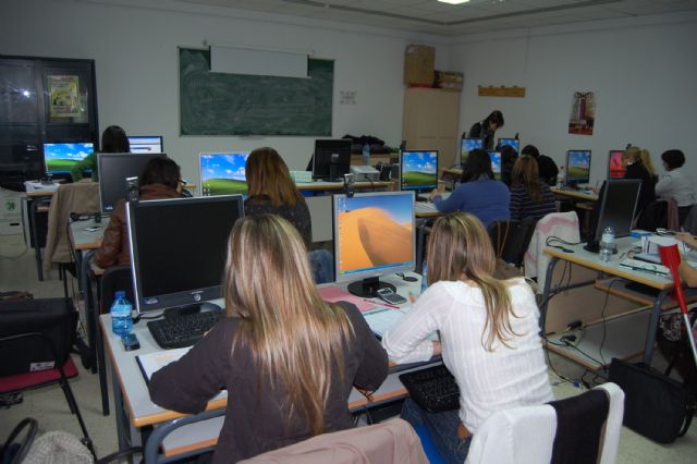 Curso de gestión de salarios y seguros sociales para desempleados en Las Torres de Cotillas - 3, Foto 3