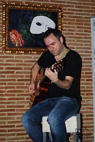 Kiko Gaviño actu en pera Dance Club - 10