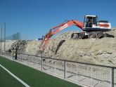 Comienzan las obras del nuevo gradero del campo de csped artificial de Lorqu