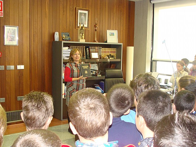 Los escolares conocen la Constitución a través del funcionamiento del Ayuntamiento - 1, Foto 1