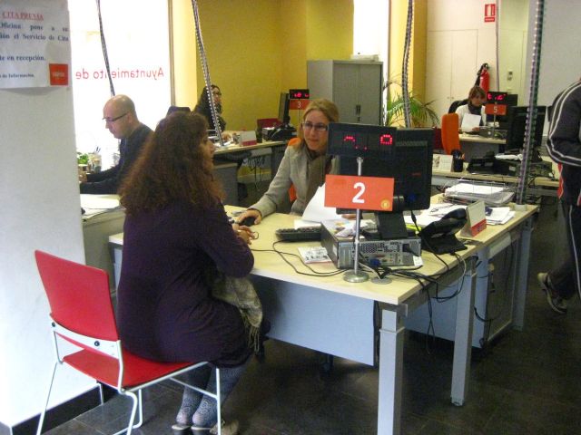 La oficina de la Plaza de los Apóstoles gestiona más de 126.000 solicitudes hasta el mes de octubre - 1, Foto 1