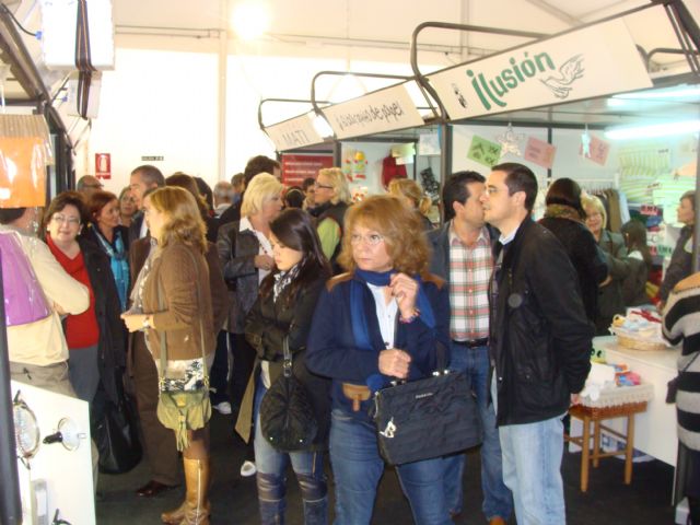 La II Feria Outlet arranca con gran afluencia de visitantes y descuentos en más de 30 comercios - 4, Foto 4