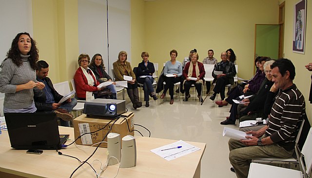 El Ayuntamiento pone en marcha un Plan de Formación para cuidadores de personas dependientes - 2, Foto 2