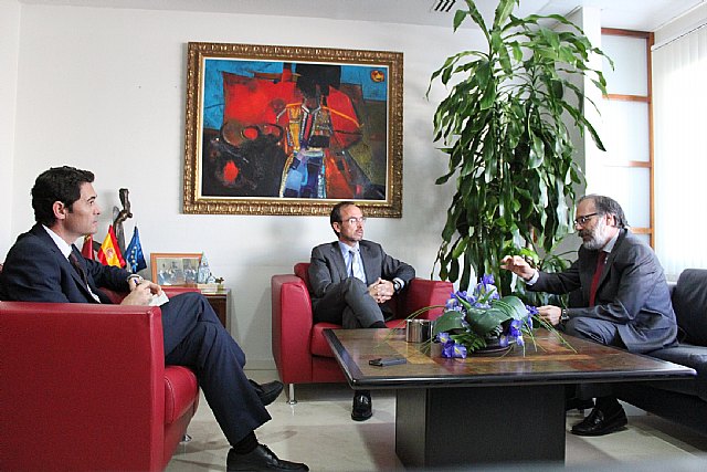 La Comunidad y Repsol trabajan en la calificación como proyecto estratégico de la iniciativa de la compañía con SK Lubricants en Escombreras - 2, Foto 2