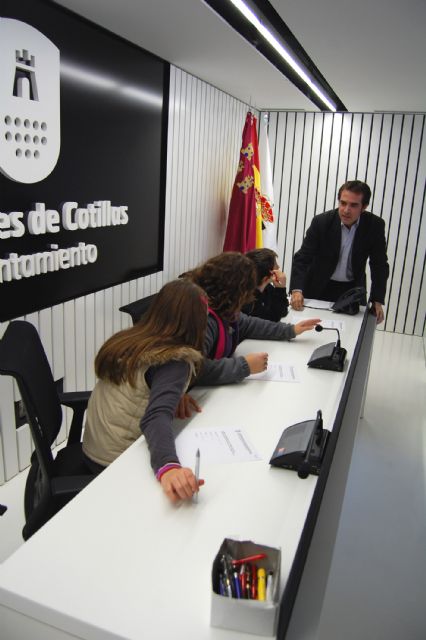 Los escolares torreños se convierten en políticos por un día para celebrar la Constitución - 1, Foto 1