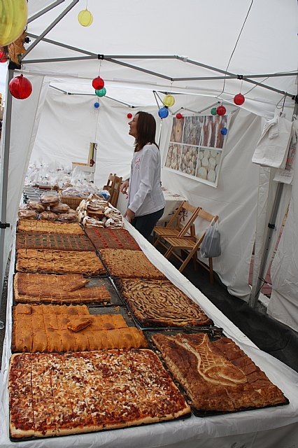 Mercadillo artesanal en Roldán, organizado por la Asociación para la Defensa de la Mujer, Consumidores y Usuarios de Roldán - 2, Foto 2