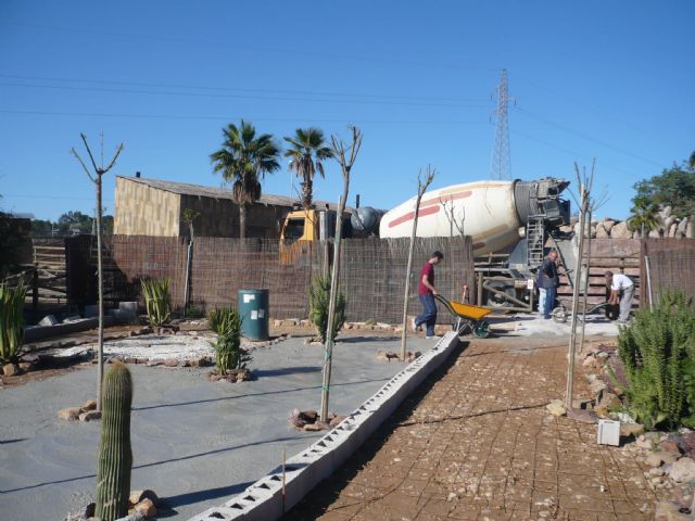 El parque Terra Natura Murcia construye una nueva instalación para albergar a un grupo de suricatas - 1, Foto 1
