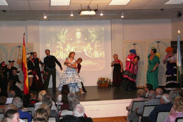 El primer pantomime inglés en la historia de San Pedro fue presentado por el grupo de teatro de ADAPT (Asociación de Angloparlantes) los días 1, 3 y 4 de diciembre en la Casa de Cultura - 1, Foto 1