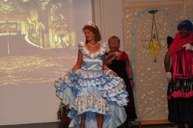 El primer pantomime inglés en la historia de San Pedro fue presentado por el grupo de teatro de ADAPT (Asociación de Angloparlantes) los días 1, 3 y 4 de diciembre en la Casa de Cultura - 2, Foto 2