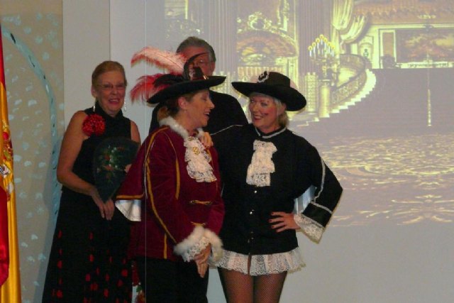 El primer pantomime inglés en la historia de San Pedro fue presentado por el grupo de teatro de ADAPT (Asociación de Angloparlantes) los días 1, 3 y 4 de diciembre en la Casa de Cultura - 4, Foto 4