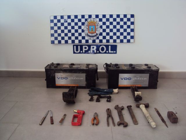 La Policía Local de Lorca detiene al presunto autor del robo de unas baterías de una empresa hortofrutícola de Tercia - 1, Foto 1