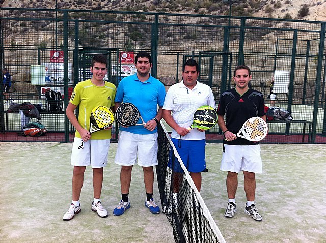 Fantástico ambiente en el II torneo de pádel Fiestas de Santa Eulalia 2.011, Foto 1