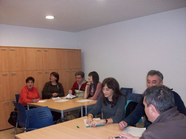 Ends the formation of associations by using the "search workshop for associations and self-financing resources", Foto 1