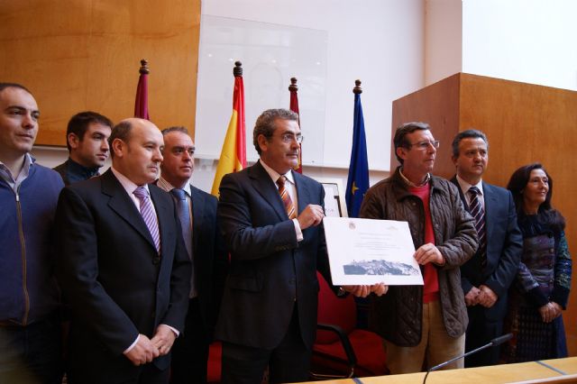 Paradores entrega una ayuda económica para contribuir a los fondos de la Mesa Solidaria - 1, Foto 1