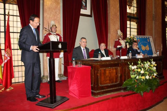 El Salón de Plenos acoge el acto de conmemoración del bicentenario de la Academia de Medicina y Cirugía - 1, Foto 1