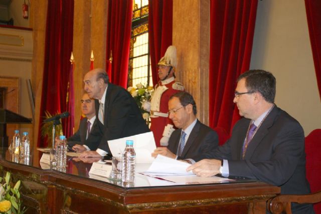 El Salón de Plenos acoge el acto de conmemoración del bicentenario de la Academia de Medicina y Cirugía - 2, Foto 2