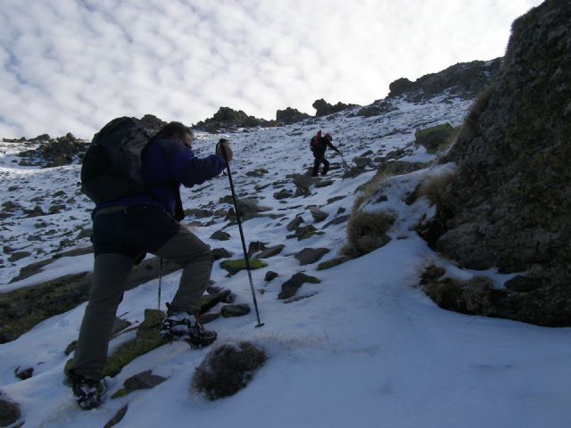 Los socios del club de montaña y espeleología ADENOW de Caravaca, organizaron la tradicional convivencia en Ubeire - 1, Foto 1