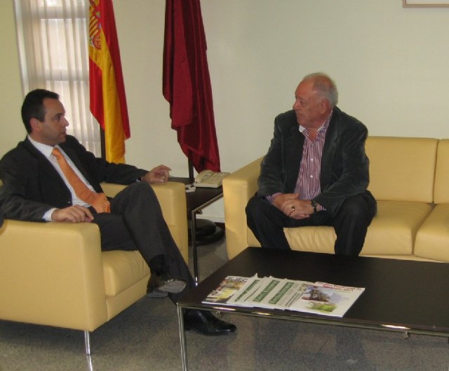 El director general de Administración Local recibe al al presidente del Centro Regional Murciano de Mendoza (Argentina) - 1, Foto 1