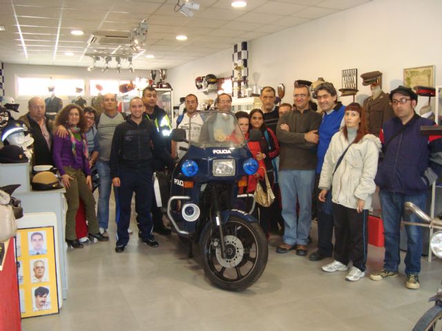 Users of Psychosocial Support Services visit the Local Police Museum, Foto 3