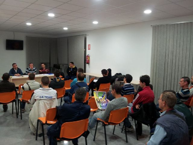 Celebrada la Asamblea General Extraordinaria de socios CAT Totana - 4