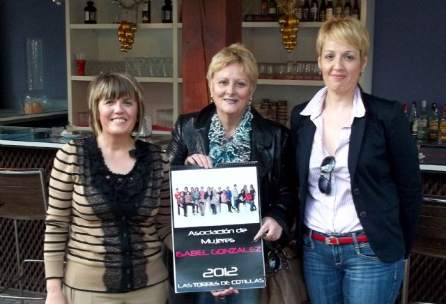 La asociación de mujeres Isabel González torreña presenta su calendario 2012 - 1, Foto 1