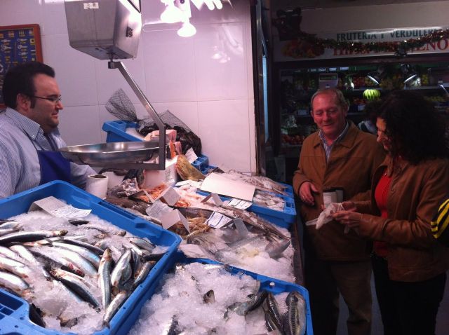 El Ayuntamiento revisa las plazas y mercados para controlar el estado de los alimentos típicos - 2, Foto 2