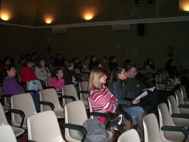 More than fifty people participated in the talk "Playing to be equal. Coeducation", Foto 1