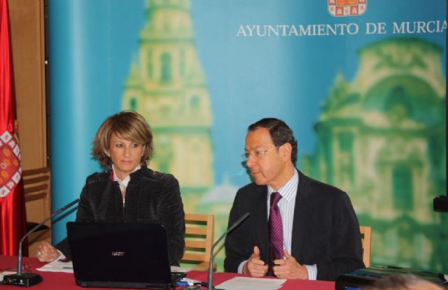 Empleo, política social y estabilidad presupuestaria, objetivos prioritarios de los Presupuestos para 2012 presentados hoy por el Alcalde - 2, Foto 2