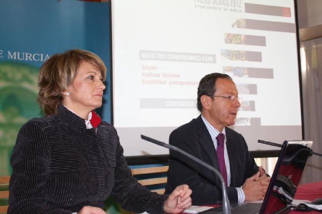 Empleo, política social y estabilidad presupuestaria, objetivos prioritarios de los Presupuestos para 2012 presentados hoy por el Alcalde - 3, Foto 3