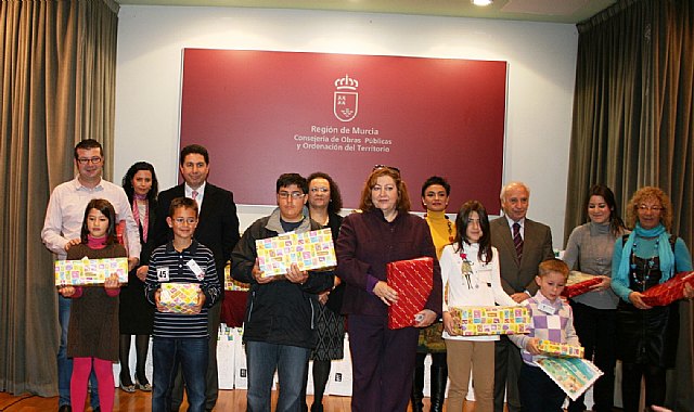 La Comunidad distingue a 160 niños por sus trabajos en la X edicin del Concurso de Dibujo de Urbanismo `Verde que te quiero Verde, Foto 1