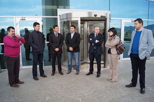 Ms de una quincena de comerciantes de Totana participan en la Feria Outlet que se desarrolla este fin de semana en el hotel de Camposol, Foto 1