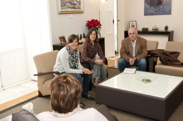 Las regatistas Lucía y Fátima Reyes recibidas en la Alcaldía tras su vuelta a casa - 2, Foto 2