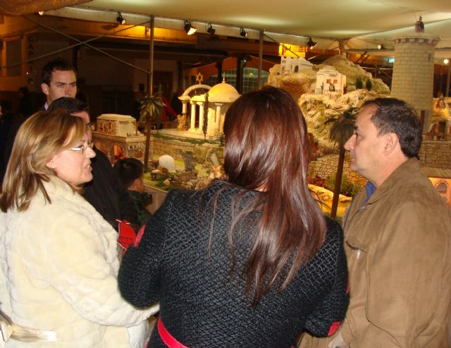 Comienzan las actividades navideñas con el encendido del Belén y el alumbrado municipal - 1, Foto 1