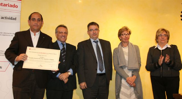 Uno a uno, somos mortales, juntos seremos eternos - 1, Foto 1