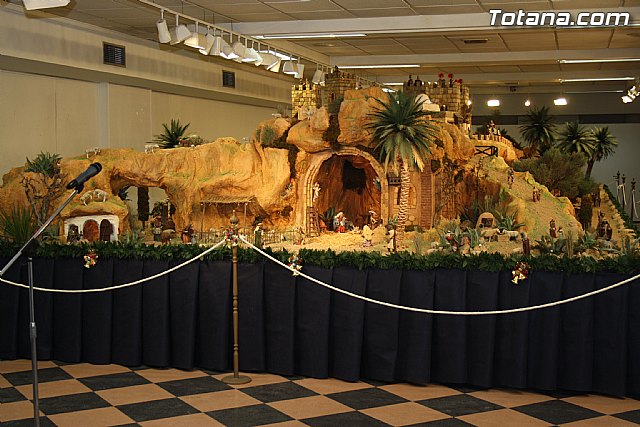 Autoridades municipales inauguran el Beln Municipal, formado por ms de 400 figuras - 1