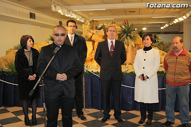 Autoridades municipales inauguran el Beln Municipal, formado por ms de 400 figuras - 6