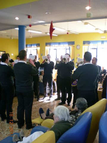 La Banda de cornetas y tambores del Ilustre Cabildo Superior de Procesiones de Totana particip en la ofrenda floral a Santa Eulalia - 11