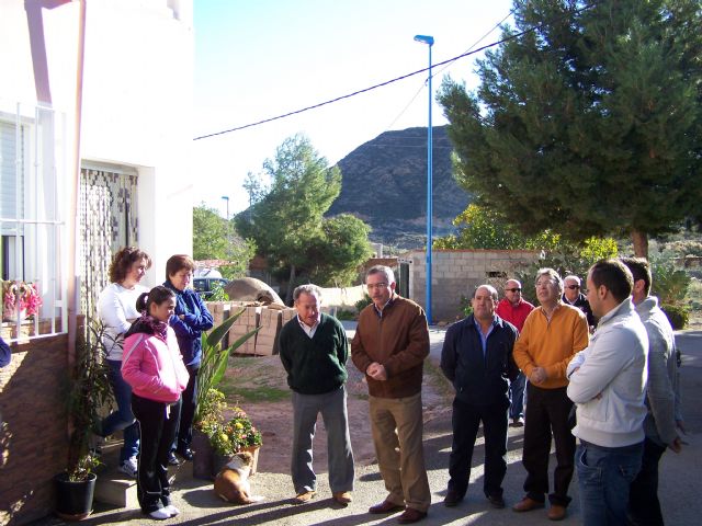 El Ayuntamiento lleva la luz a las calles de 'Los Gallegos', en la pedanía de 'Los Arejos' - 1, Foto 1