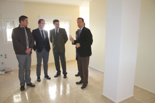 Siete familias estrenan casa en Corvera tras la rehabilitación de unas viviendas abandonadas hace 24 años - 2, Foto 2