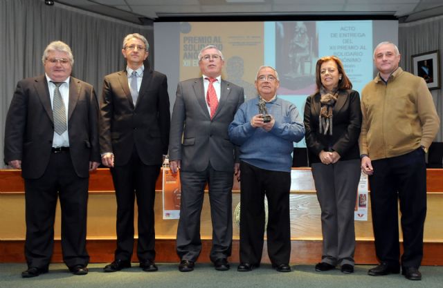El sacerdote Gaspar Fernández Mondéjar gana el Premio al Solidario Anónimo - 1, Foto 1