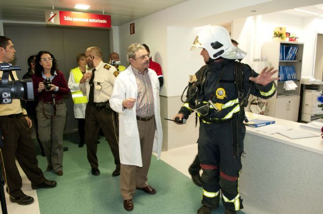 El hospital de Santa Lucía se pone a prueba de incendios - 3, Foto 3