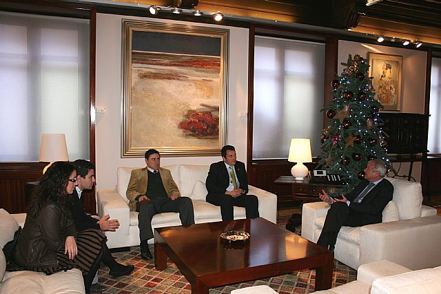 El presidente de la Comunidad, Ramón Luis Valcárcel, recibe al alcalde de Librilla, Francisco Javier Montalbán - 1, Foto 1