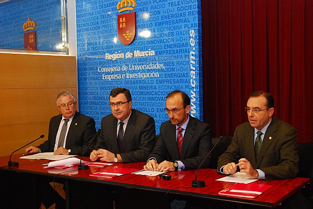 La Comunidad garantiza la financiación de las universidades públicas con un acuerdo que aporta 200 millones de euros para 2012 - 1, Foto 1