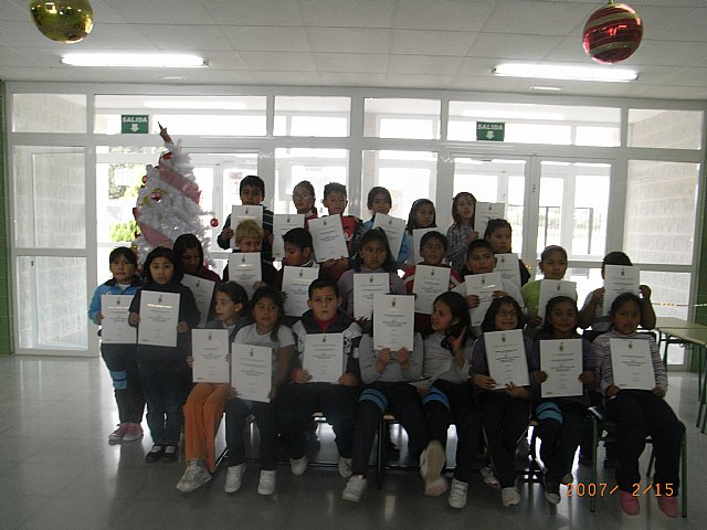 Entrega de certificados de Trinity College a los alumnos del CEIP Luis Perez Eueda, Foto 1