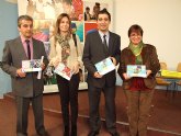 Presentacin calendario a beneficio de la Asociacin para la Atencin de Personas con Autismo y otros Trastornos Generalizados del Desarrollo
