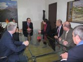 El consejero de Presidencia agradece la ayuda humanitaria prestada a Lorca