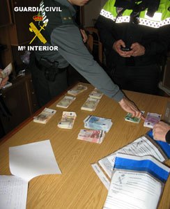 La Guardia Civil, en colaboración con la Policía Local de Jumilla desmantela un punto de venta de cocaína - 2, Foto 2